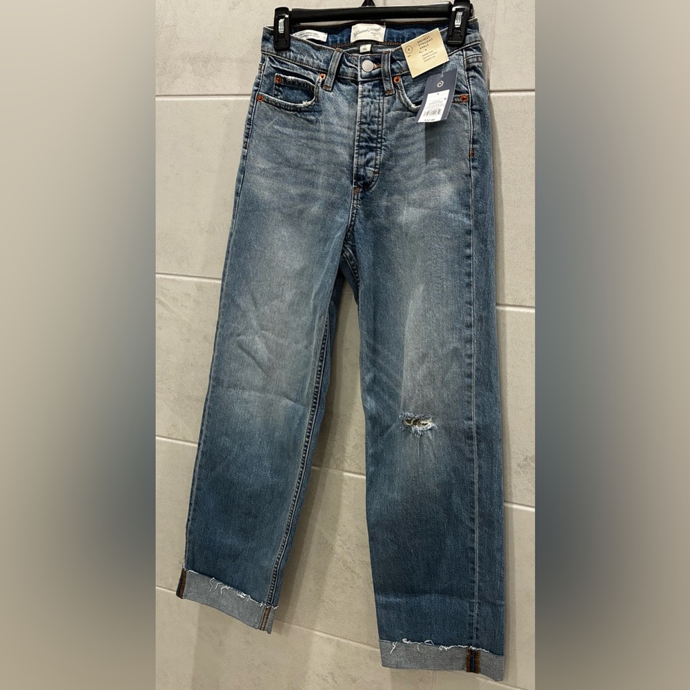 Universal Thread High-Rise Straight Leg Distressed Blue Jeans